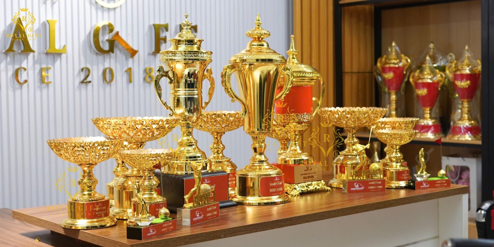 Cup golf royal Gift được sử dụng để trao giải