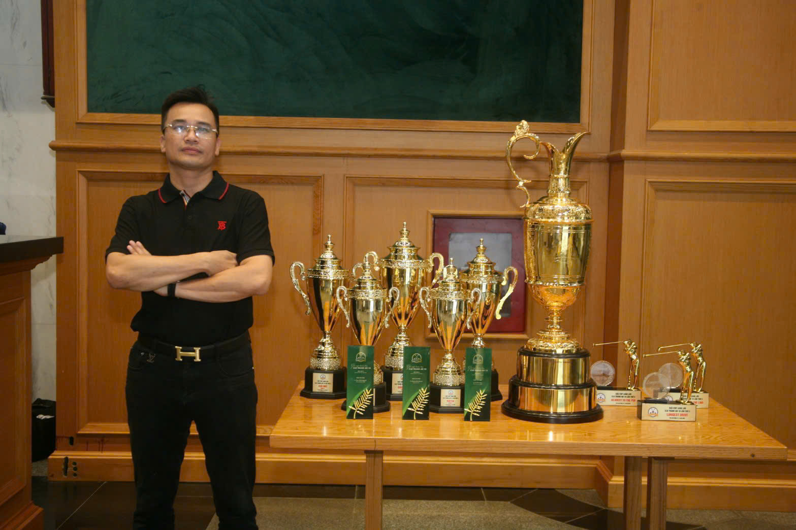 Bộ cúp vinh danh giải golf CLB Tràng An 10 lần thứ 2