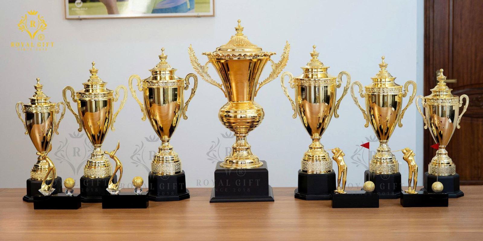 Bộ Cúp Golf Cho Giải Outing: Chọn Best Gross, Cúp Bảng Và Giải Kỹ Thuật